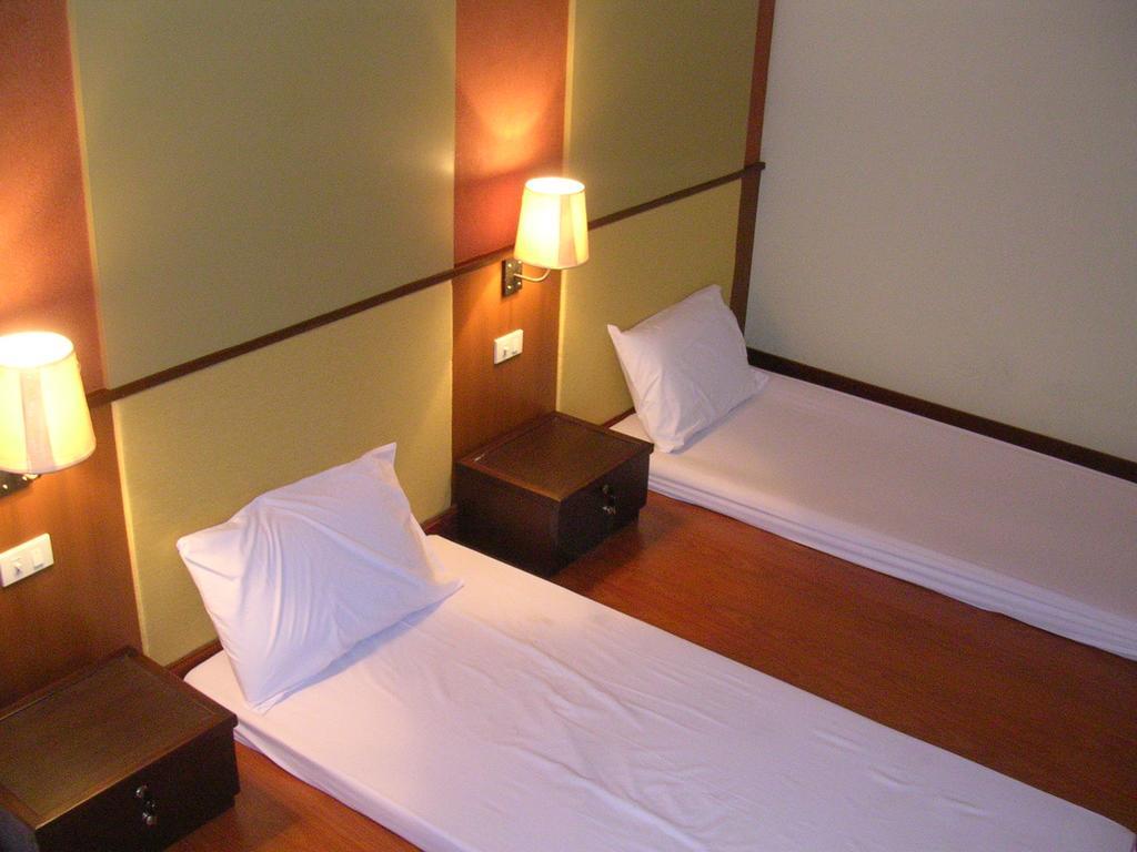 Hatyai Golden Crown Hotel Hat Yai Exterior photo