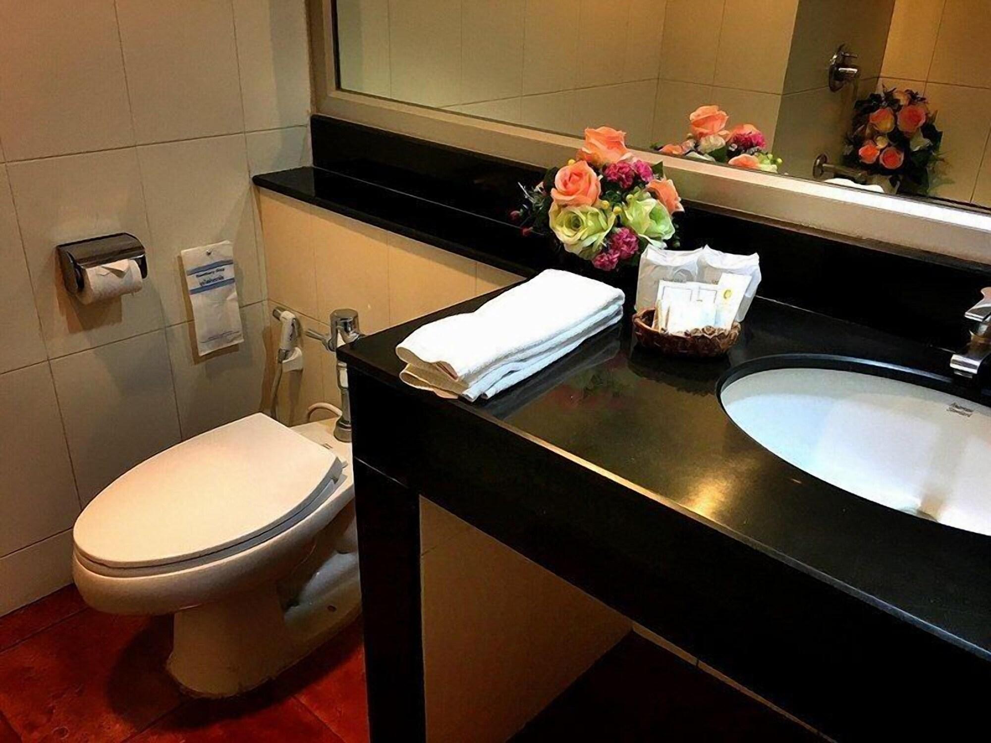 Hatyai Golden Crown Hotel Hat Yai Exterior photo