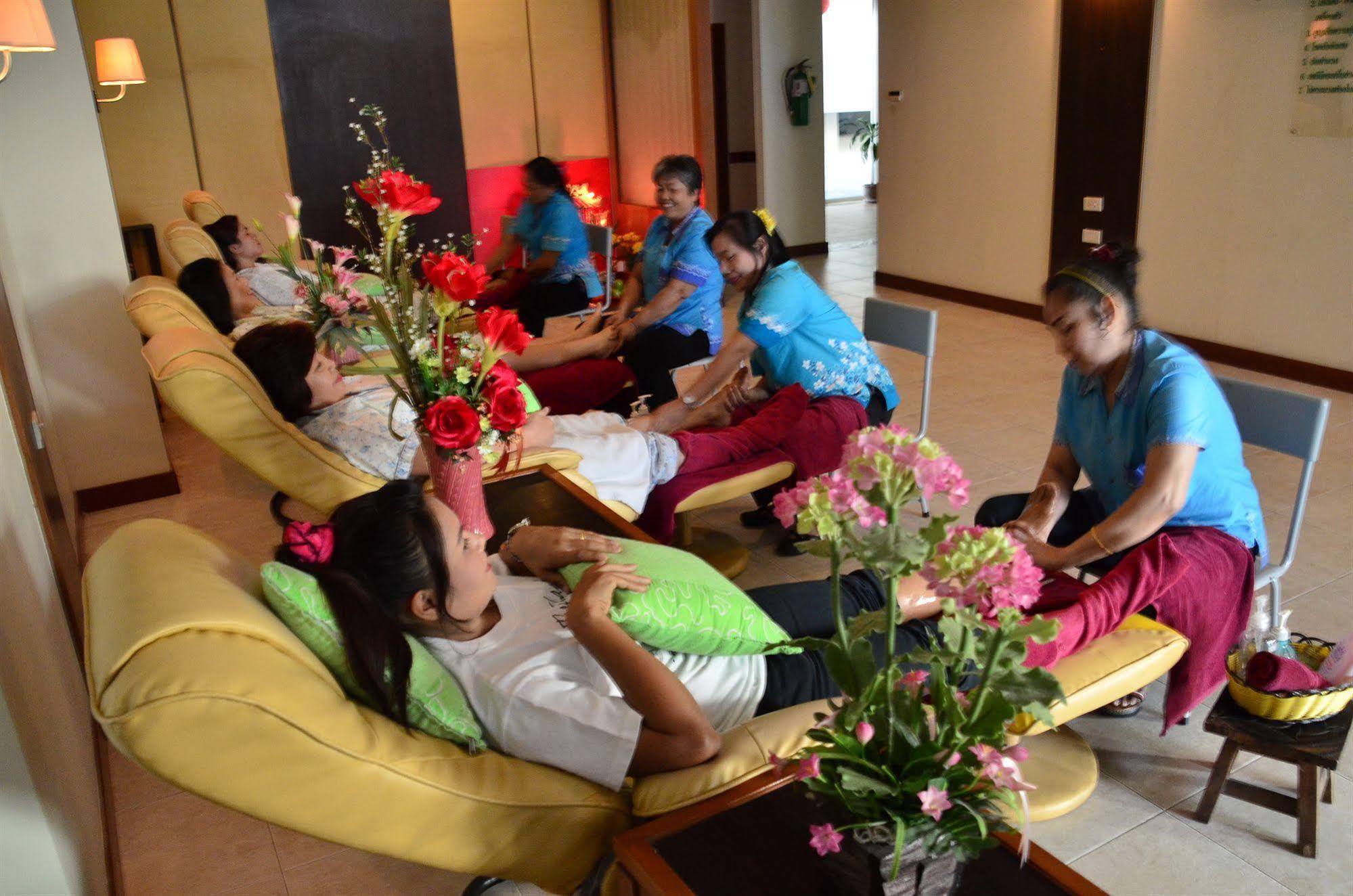 Hatyai Golden Crown Hotel Hat Yai Exterior photo